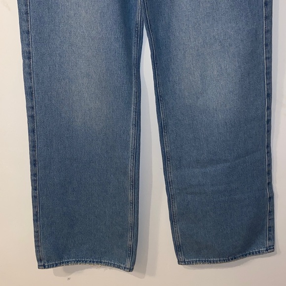 NWT!! Hollister Ultra High Rise Baggy Jeans Size 25R / 0R - Picture 3 of 15
